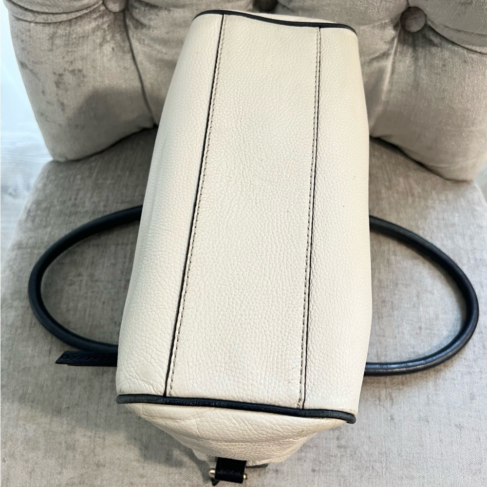 Kate Spade Pebbled Leather Hand Bag - EUC - Picture 5 of 9